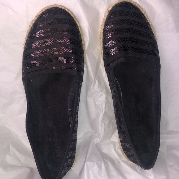 Gently worn Rue 21 black sequins flats. Worn maybe 2 times.  Excellent condition - Picture 10 of 15
